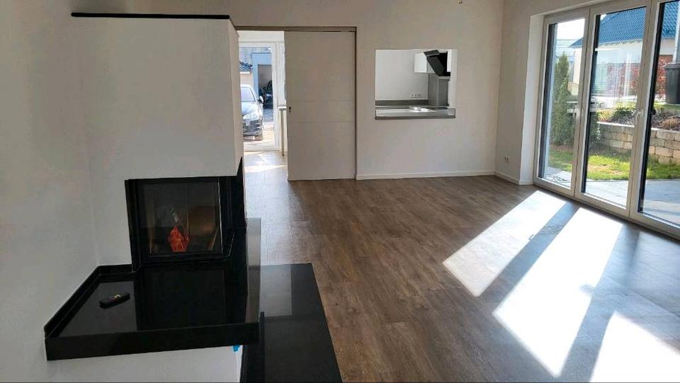 Terrassenwohnung Petersberg - 3 Zimmer, 126 m&sup2;, 1.500&euro; | Angebot:26091395