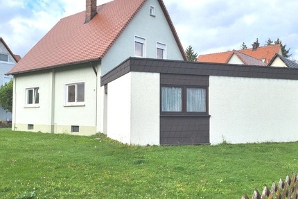 Einfamilienhaus mit Doppelgarage in Kirchehrenbach zu vermieten. 4 zimmer