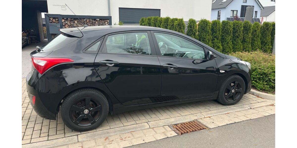 Hyundai i30 81.678 km 6.300 &euro; Erfurt 99085