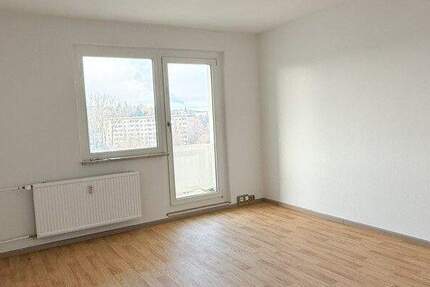 Traumhafte Aussicht, Balkon: 4-Raum-Eigentumswohnung in Annaberg zur Eigennutzung oder Vermietung! 4 zimmer