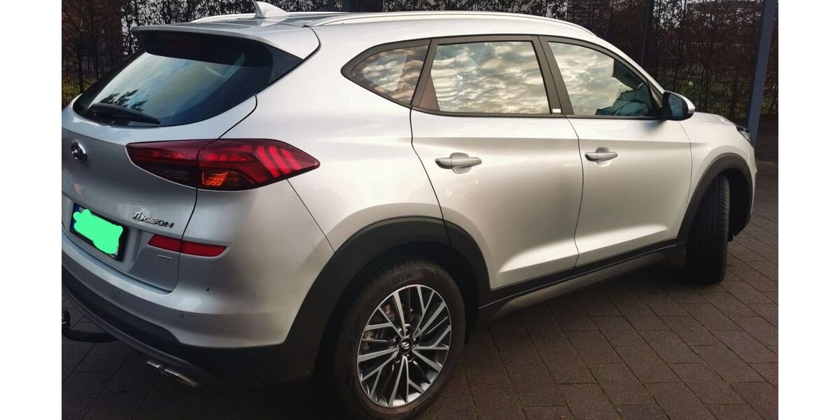 Hyundai TUCSON 86.000 km 18.400 &euro; Hamburg 22419