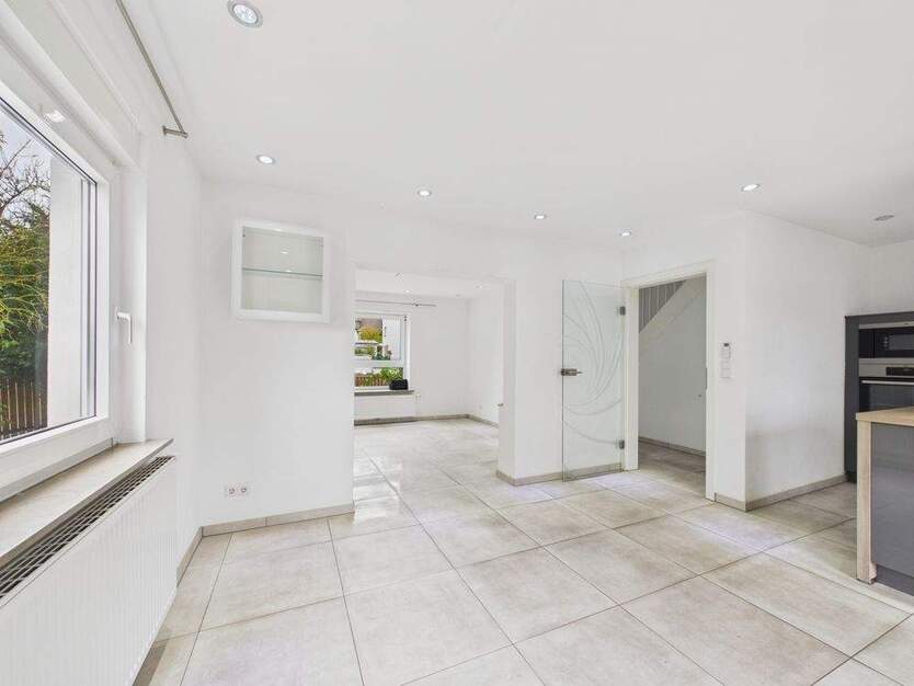 Ruhig gelegene familienfeundliche DHH im Herzen von Heilbronn mit Garage und kleinem Gärtchen 6 zimmer