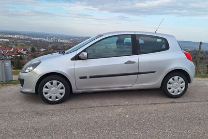 Renault Clio 170.000 km 2.100 &euro; Fellbach 70734