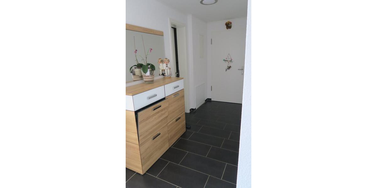 Hochparterre Radolfzell am Bodensee - 4 Zimmer, 104 m&sup2;, 1.400&euro; | Angebot:26341248