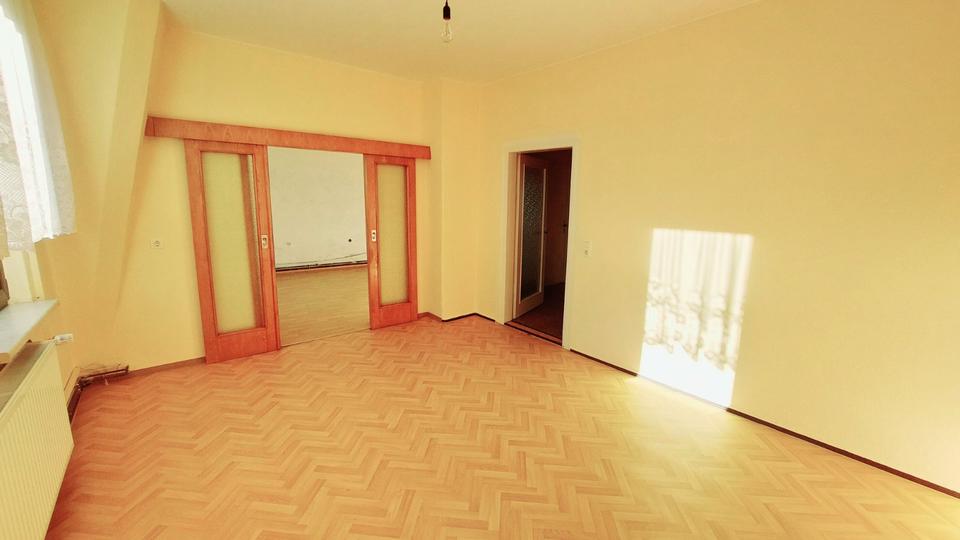 Mehrfamilienhaus, Wohnhaus Saalfeld (Saale) - 6 Zimmer, 136 m&sup2;, 259.000&euro; | Angebot:24369733