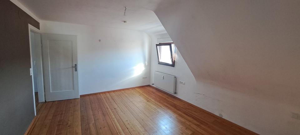 Etagenwohnung Brackenheim - 3 Zimmer, 85 m&sup2;, 700&euro; | Angebot:26222431