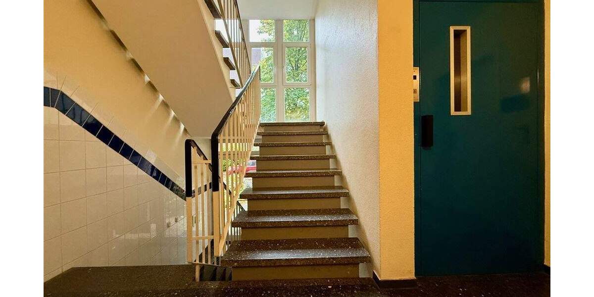 Bezugsfreie 5-Raum-Whg. mit Essbereich, Balkon, und EBK Henri-Dunant-Allee, Kronshagen 4 zimmer