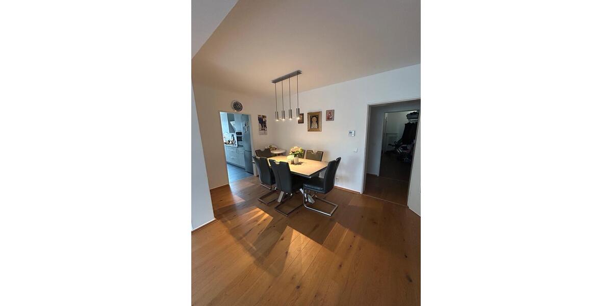 Etagenwohnung Siegen - 3 Zimmer, 100 m&sup2;, 1.230&euro; | Angebot:26413924