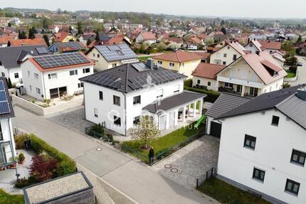 Haus Langquaid - 8 Zimmer, 260 m&sup2;, 1.800&euro; | Angebot:23861895