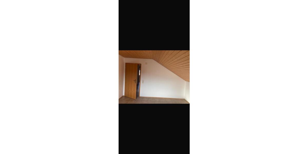 Dachgeschoßwohnung Ottersweier - 2 Zimmer, 70 m&sup2;, 540&euro; | Angebot:26268859