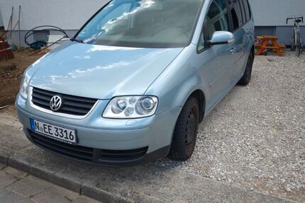 VW Touran 159.000 km 3.999 &euro; Postbauer-Heng 92353