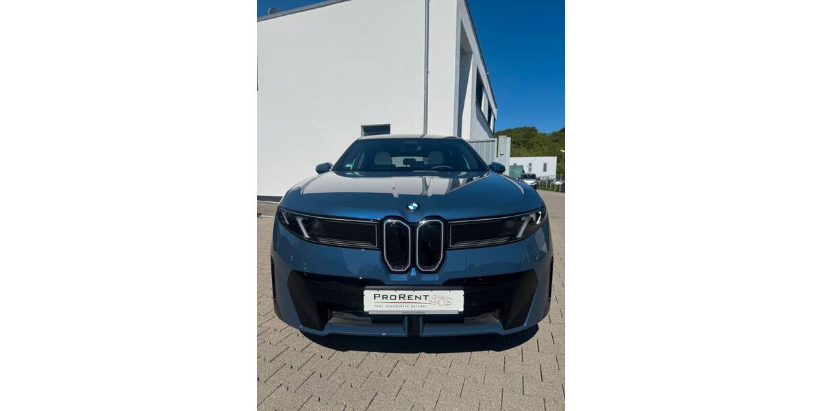 BMW iX3 10.000 km 83.300 &euro; Lohmar 53797