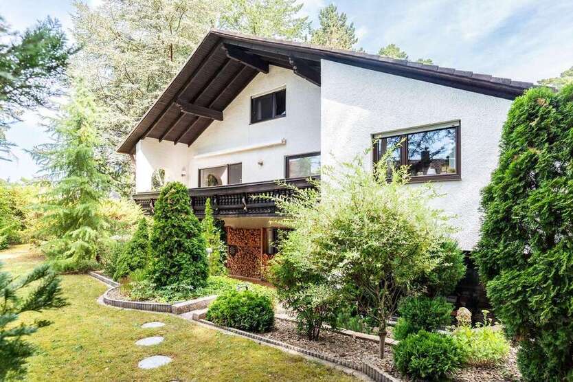 Haus zum Kaufen in Erlangen 1.595.000 € 330 m²