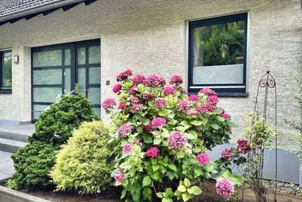 Haus Eltville - 6 Zimmer, 208 m&sup2;, 750.000&euro; | Angebot:25505993