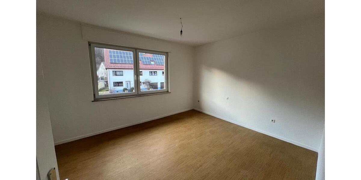 Einfamilienhaus Albstadt Gemarkung Onstmettingen - 6 Zimmer, 200 m&sup2;, 255.000&euro; | Angebot:26790882