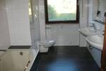 2 Fam.Haus ( 2x 4 ZW vermietet) mit kleinem Anbau ( 2x 1 ZW frei), Walmdach, Bj 76, Waldrandlage Laufamholz