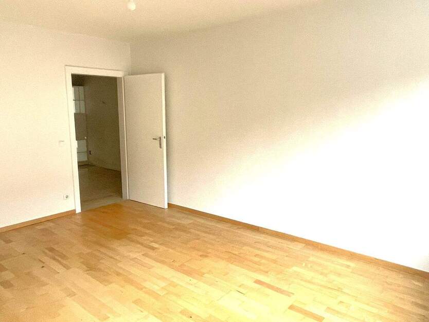 TOP-Lage mit Rheinblick in Bonn-Beuel: Helle 2-Zimmer-Wohnung mit großem Terrassenbalkon 2 zimmer
