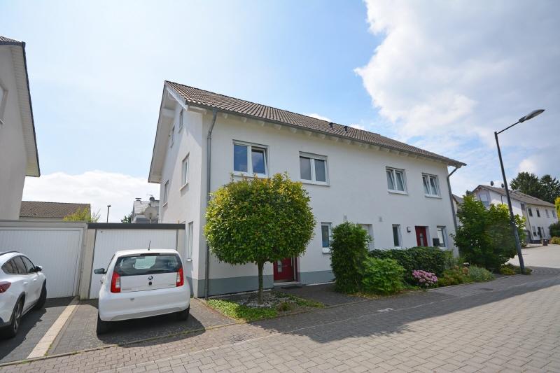 Hürth-Fischenich: Geräumiges Einfamilienhaus mit sonnigem Garten
