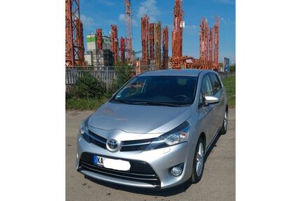 Toyota Verso 180.000 km 7.200 &euro; Bruchsal 76646
