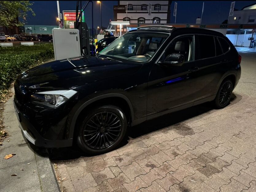 BMW X1 205.000 km 9.999 € Düsseldorf 40231