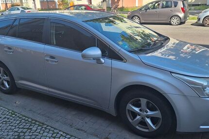Toyota Avensis 125.349 km 8.000 &euro; Berlin 13055