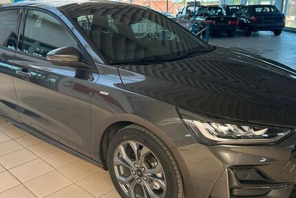 Ford Focus 2.650 km 26.990 &euro; Batzhausen 92358