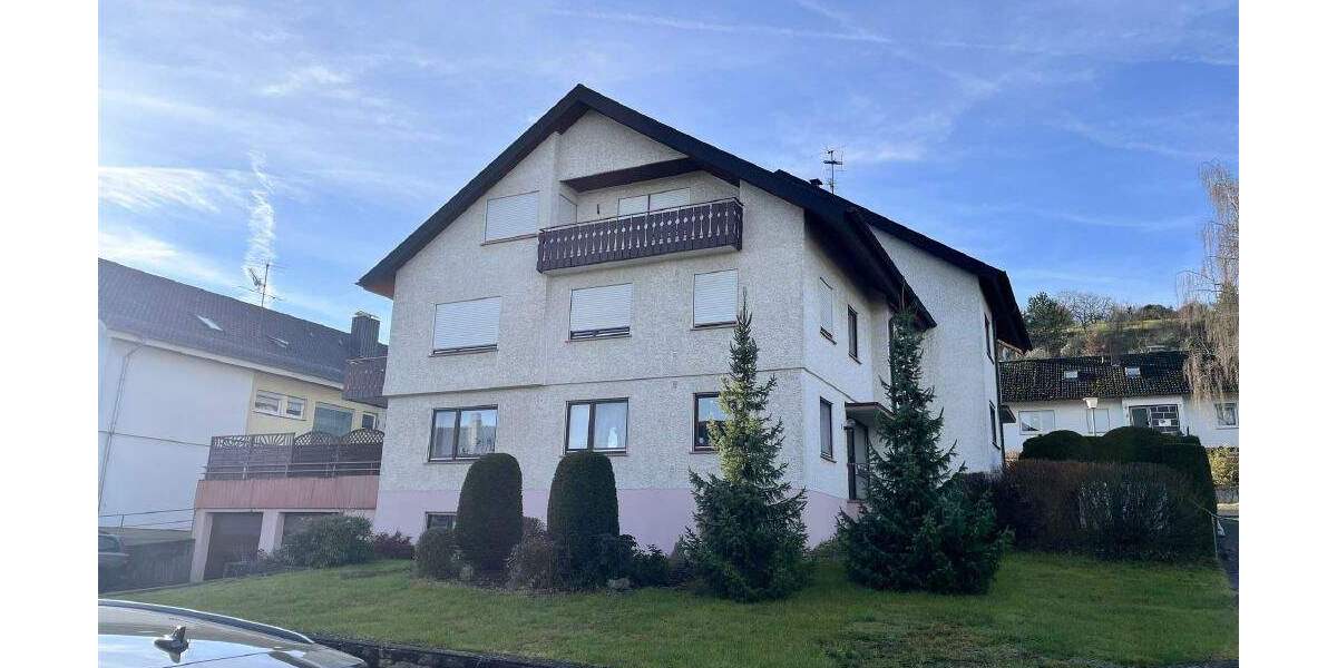 Großzügiges Dreifamilienhaus in aussichtsreicher Lage von Lauda - mit Blick ins Taubertal 1 zimmer