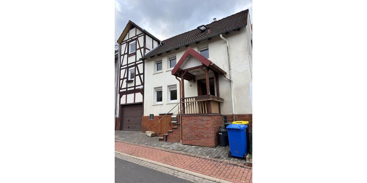Einfamilienhaus Melsungen - 8 Zimmer, 190 m&sup2;, 109.000&euro; | Angebot:24983513