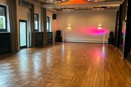 Heller Kursraum mit Bistro* Yoga, Hipp-Hopp* stundenweise zimmer