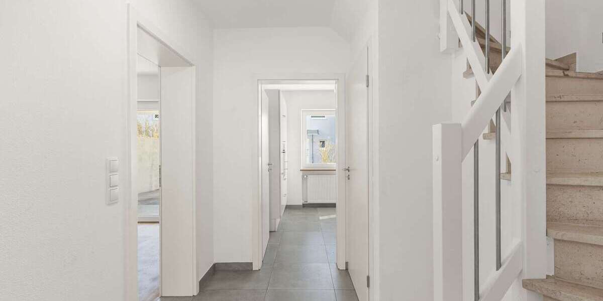 Bezugsfrei | Modernisiertes Reiheneckhaus mit Südgarten in ruhiger Lage - Reihenendhaus Geisenfeld | Angebot:26106515