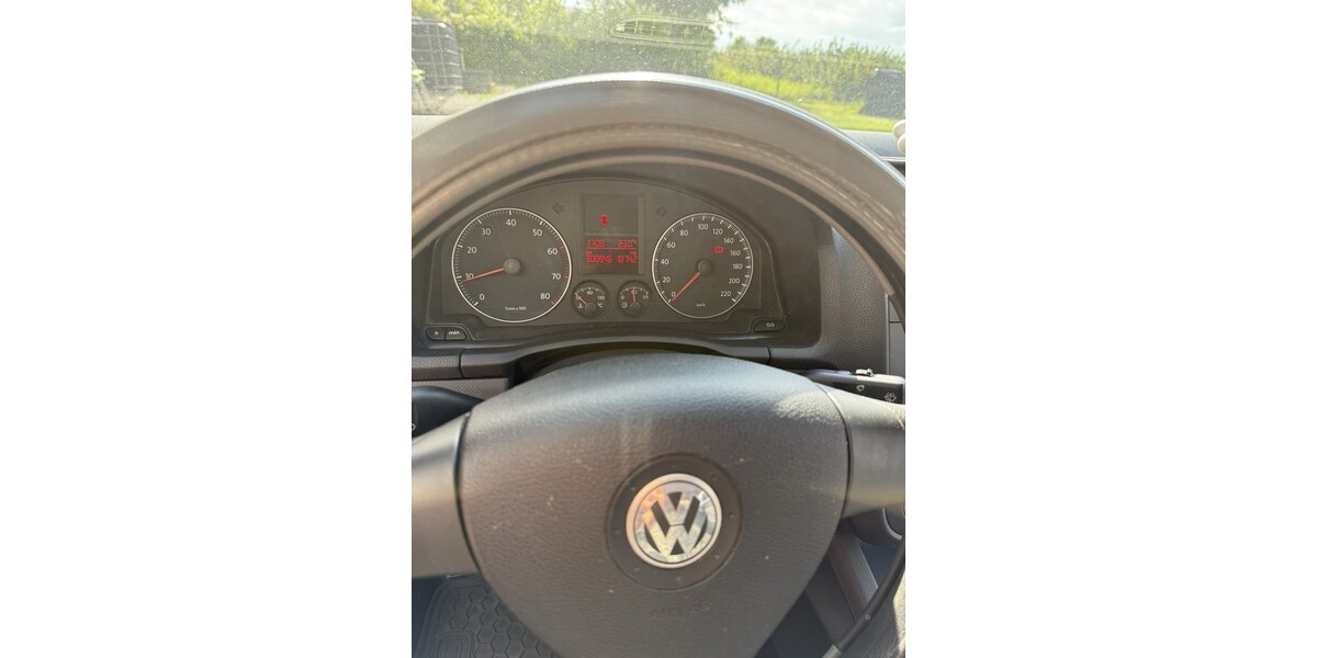 VW golf 5 300.000 km 1.700 &euro; Mittelstrimmig 56858