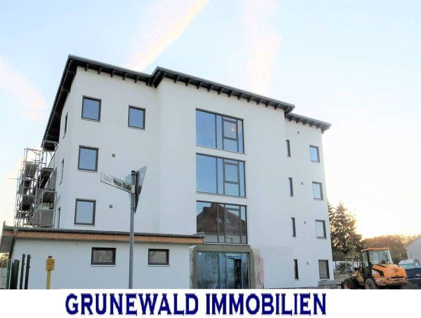 Moderne Wohnung mit Balkon und Aufzug!