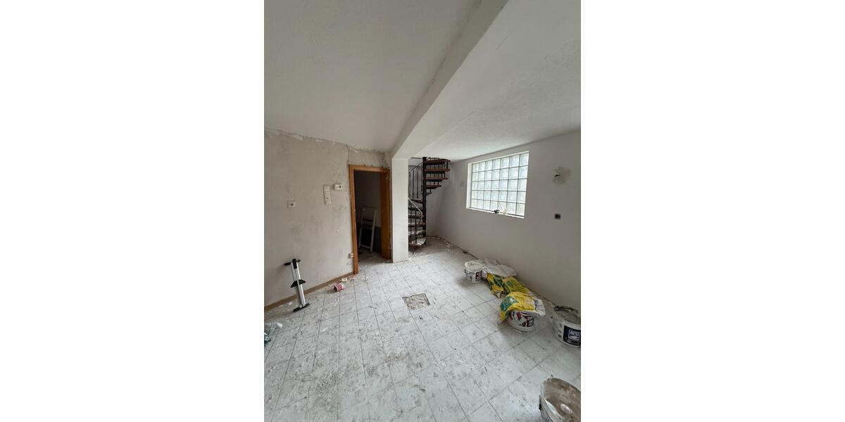 Großes Sieben-Zimmer-Reihenmittelhaus in Massivbauweise | 120 m² 7 zimmer