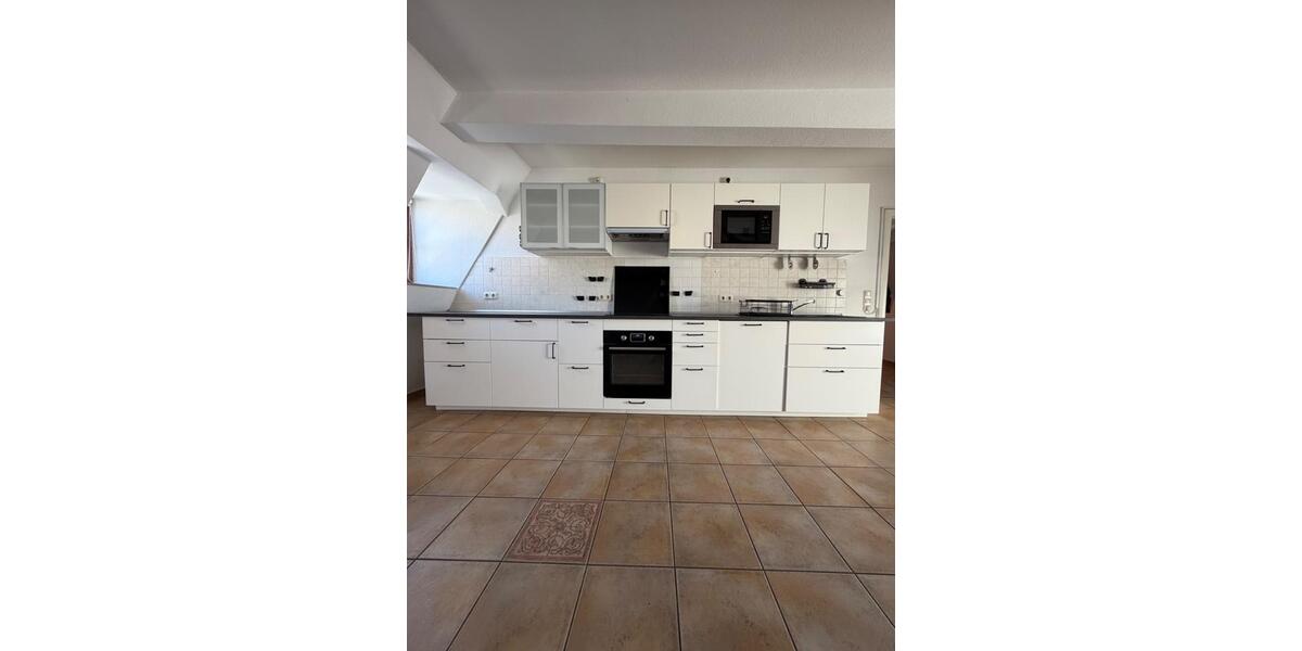 Dachgeschoßwohnung Querfurt - 5 Zimmer, 146 m&sup2;, 990&euro; | Angebot:25390515