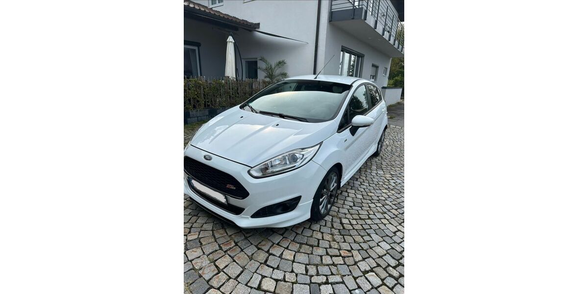 Ford Fiesta 156.500 km 5.900 &euro; Tittling 94104