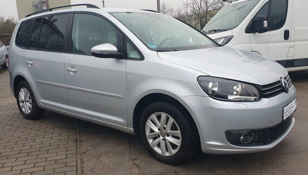 VW Touran 163.232 km 6.490 &euro; Berlin 12681