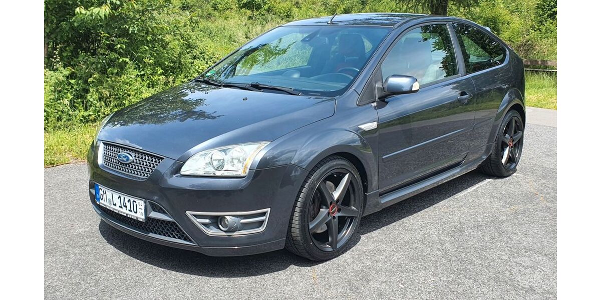 Ford Focus 237.000 km 5.250 &euro; Gummersbach 51647