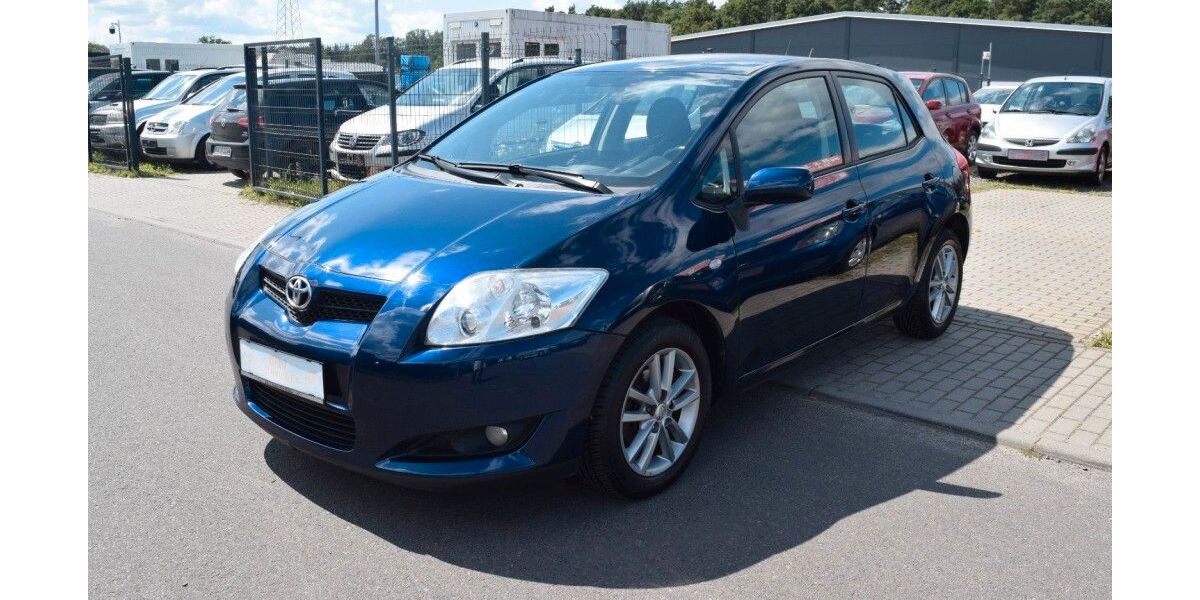 Toyota Auris 99.990 km 3.999 &euro; Wildau 15745