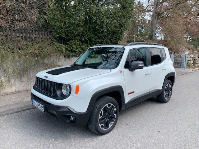 Jeep Renegade 144.900 km 12.600 &euro; Aach 78267