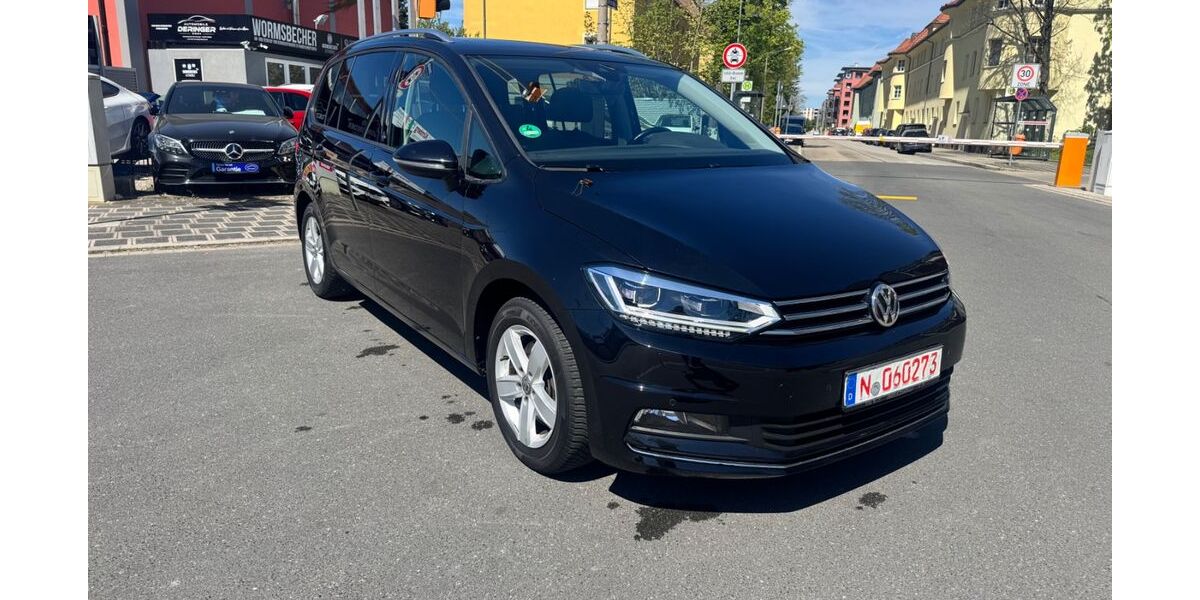 VW Touran 61.000 km 19.950 &euro; Nürnberg 90431