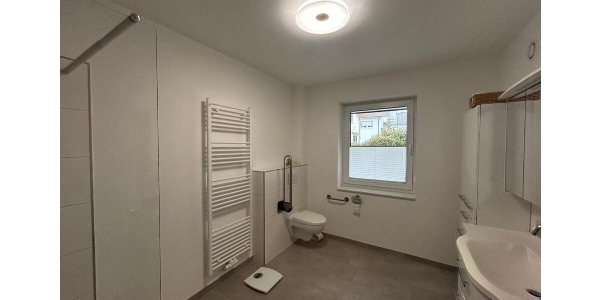 Erdgeschoßwohnung Bad Driburg - 2 Zimmer, 84 m&sup2;, 800&euro; | Angebot:26349020