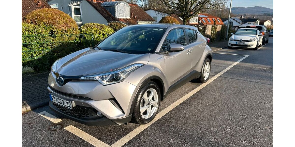 Toyota C-HR 104.600 km 15.400 &euro; Eppstein 65817