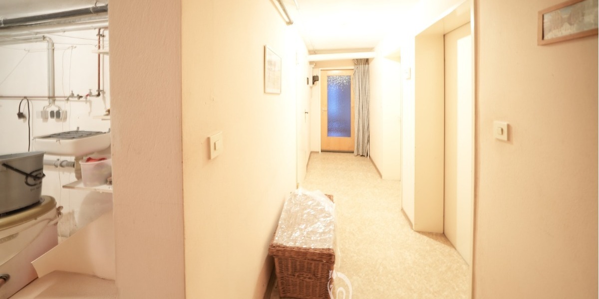 Zwei- bis Dreiparteienhaus in zentraler Lage mit Einliegerwohnung und Ausbaupotenzial im DG - Zweifamilienhaus Zell am Main | Angebot:26321773