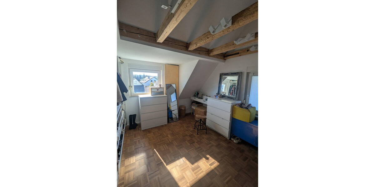 Einfamilienhaus Korntal-Münchingen Kallenberg - 8 Zimmer, 250 m&sup2;, 850.000&euro; | Angebot:26318854