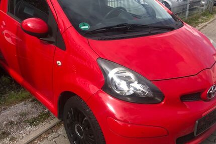 Toyota Aygo (X) 62.597 km 4.990 &euro; Hamburg 22147