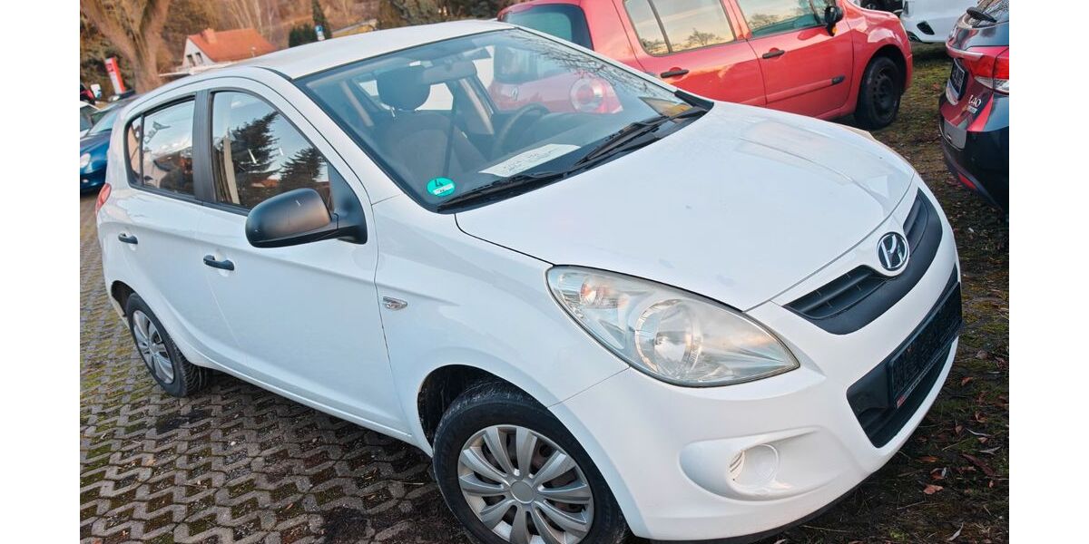 Hyundai i20 165.000 km 2.490 &euro; Umpferstedt 99441