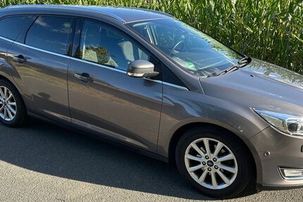 Ford Focus 98.500 km 9.400 &euro; Versmold 33775