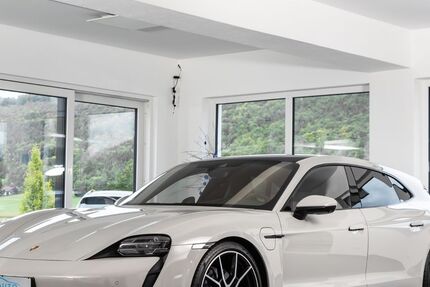 Porsche Taycan 28.500 km 73.000 € Rietheim-Weilheim 78604