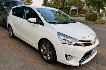 Toyota Verso 126.500 km 9.499 &euro; Rödermark 63322