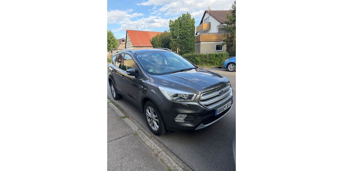 Ford Kuga 153.000 km 14.490 &euro; Weinstadt 71384